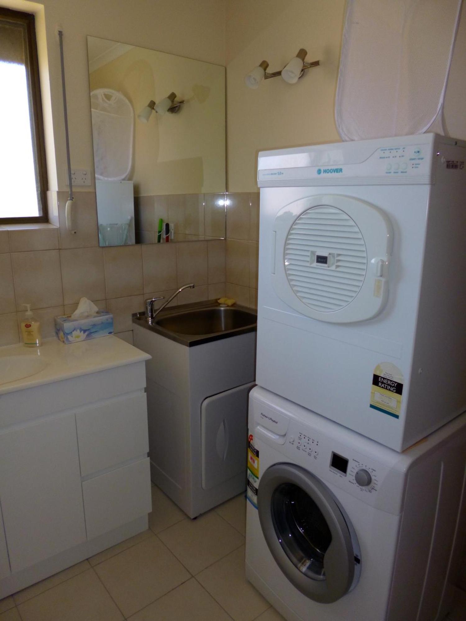 Salty Air Apartments Kingscote Kangaroo Island ภายนอก รูปภาพ