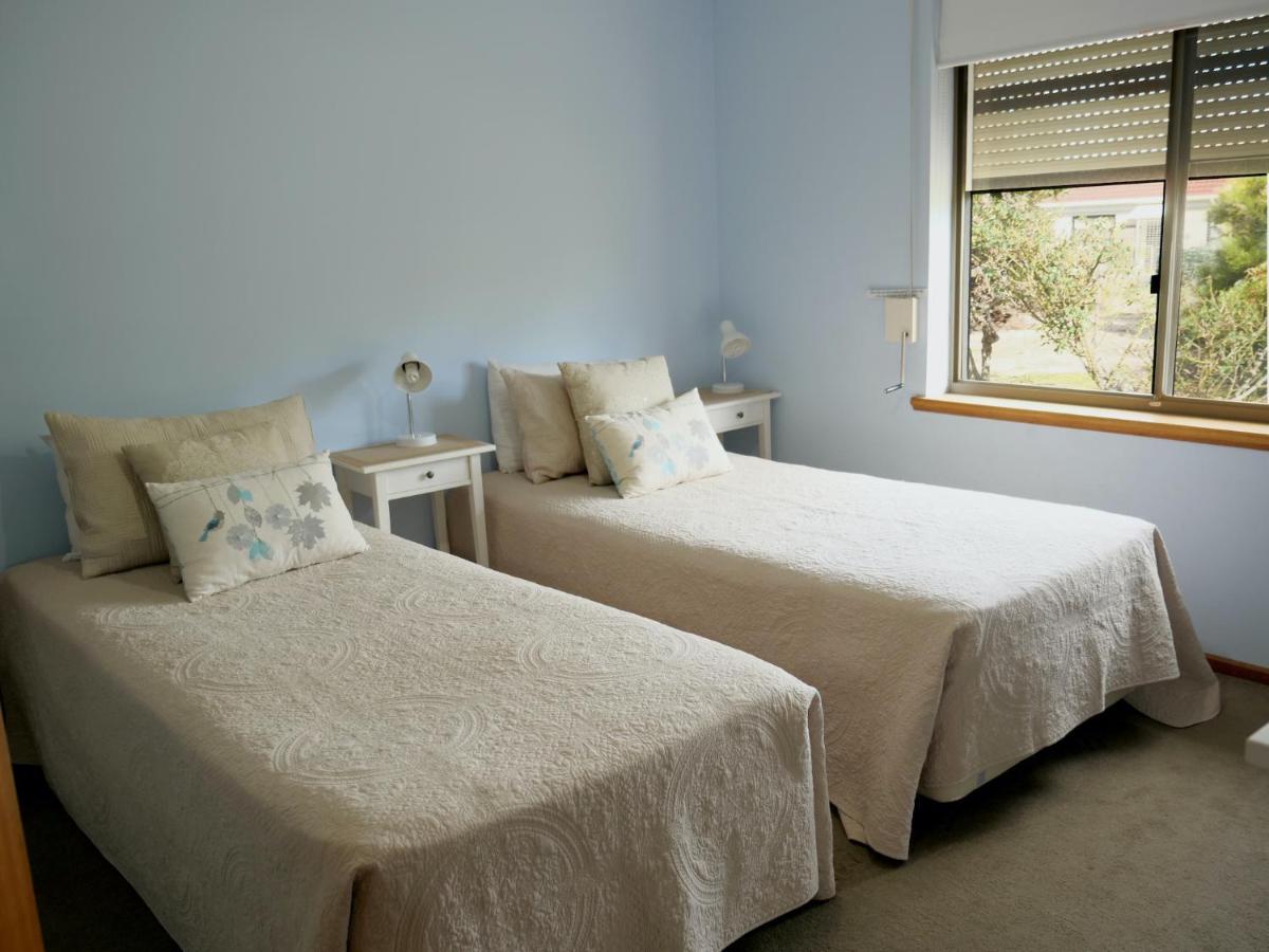 Salty Air Apartments Kingscote Kangaroo Island ภายนอก รูปภาพ
